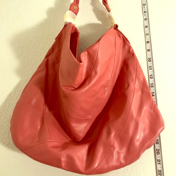 Avon Handbags - NWOT AVON 👛 Purse